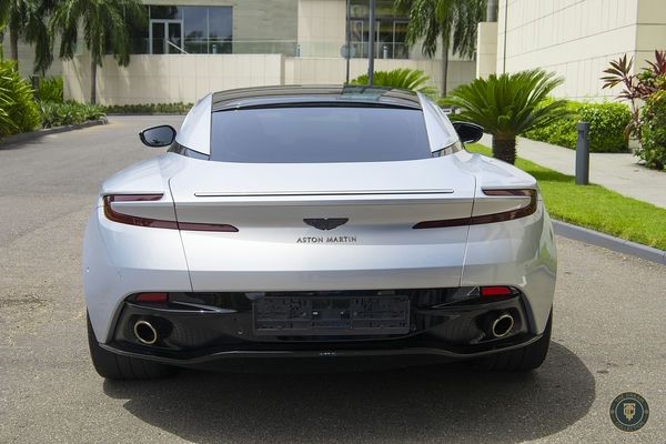 Aston Martin DB11 GT angle 7